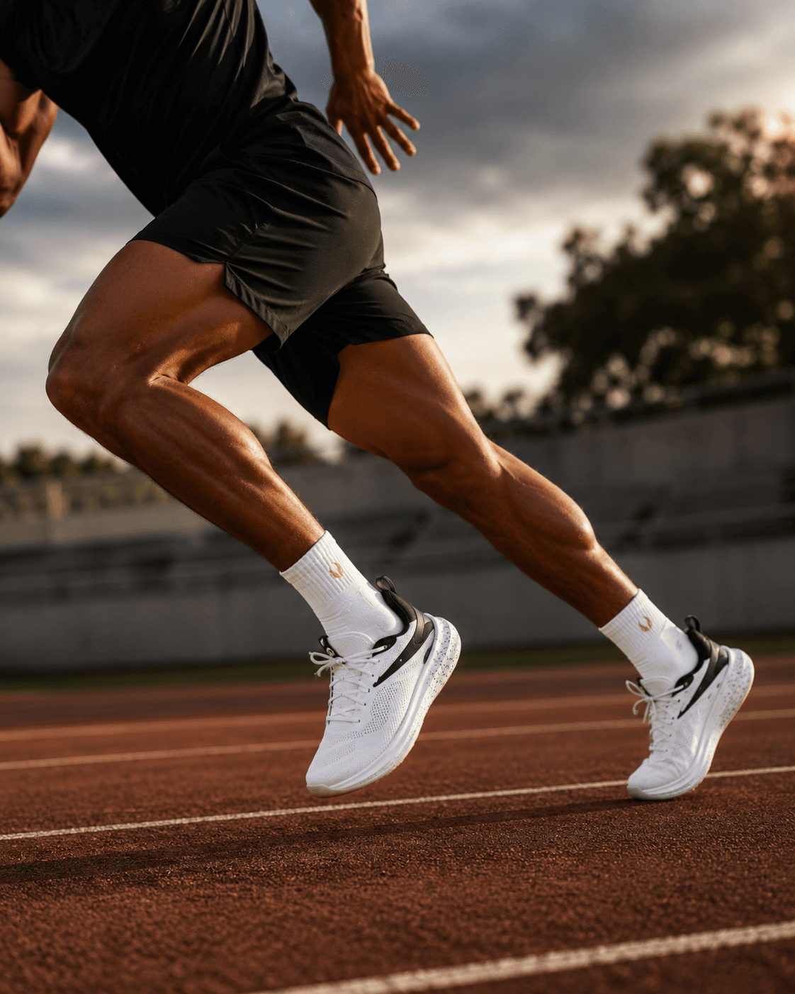 Runner in HOOF performance crew socks on track